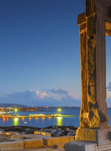 i_1140594041_naxos-portara_1743x752